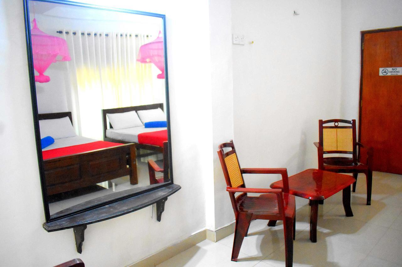 Lion Rest Hotel Anuradhapura Kültér fotó