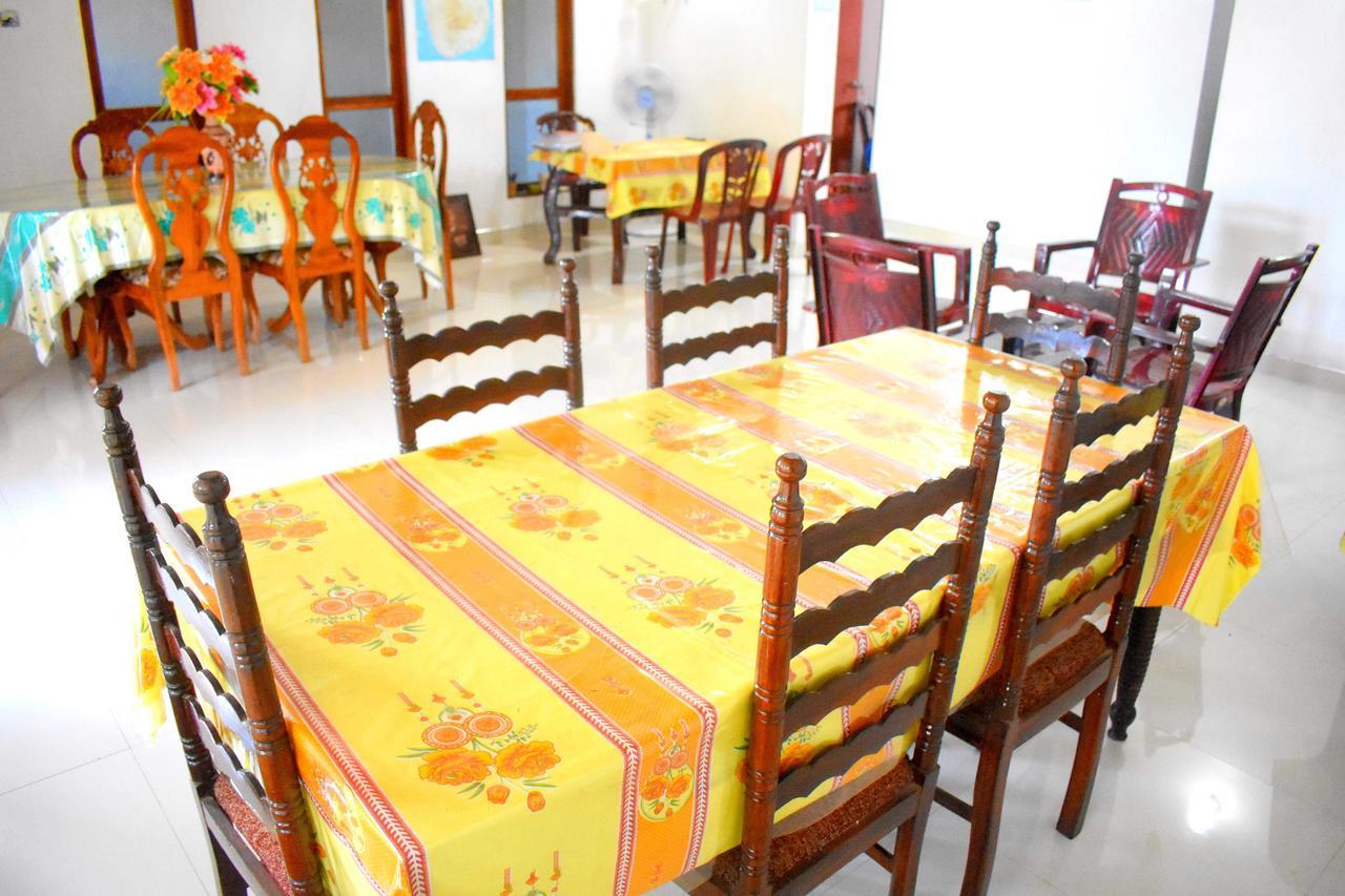Lion Rest Hotel Anuradhapura Kültér fotó