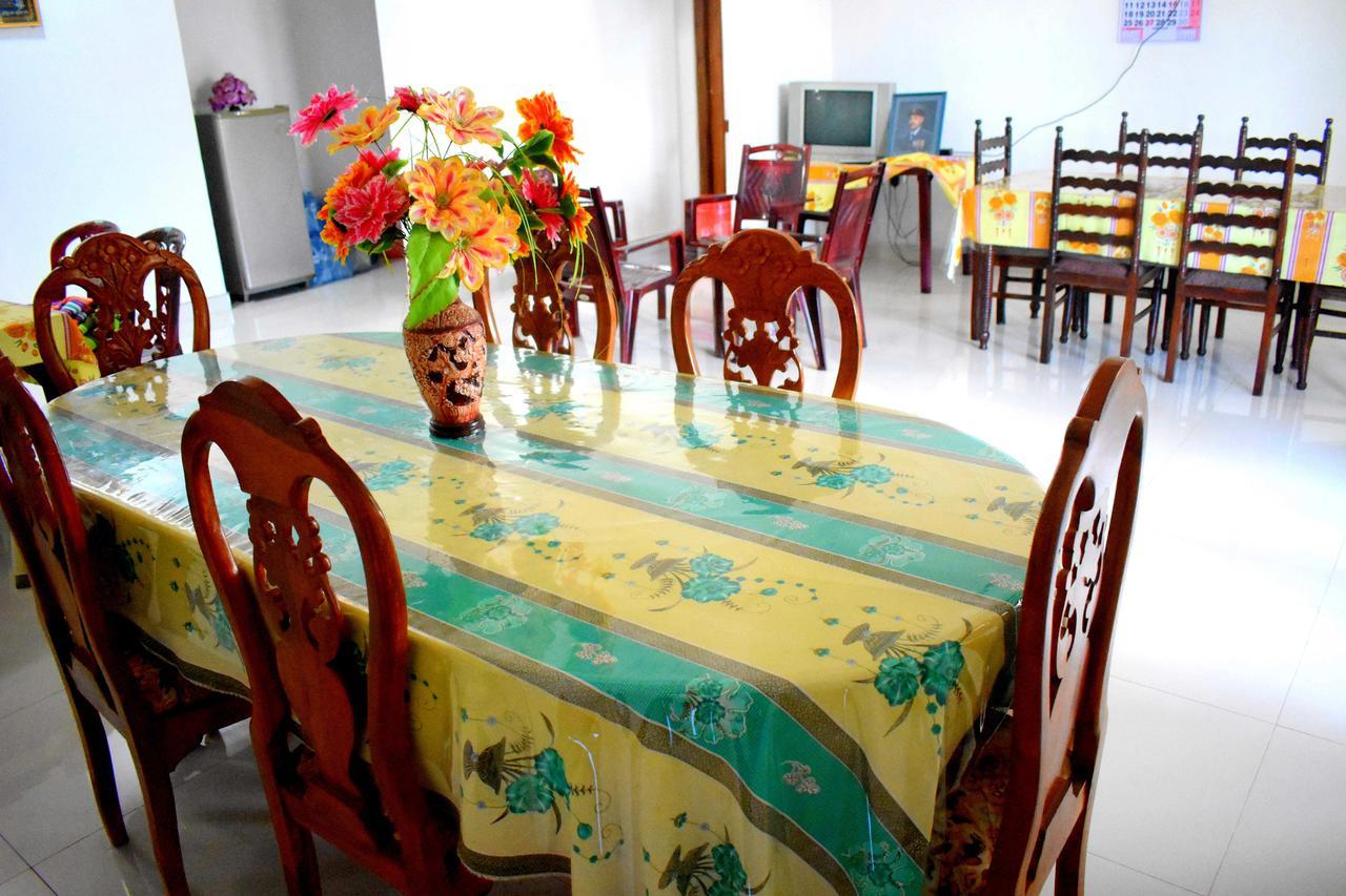 Lion Rest Hotel Anuradhapura Kültér fotó