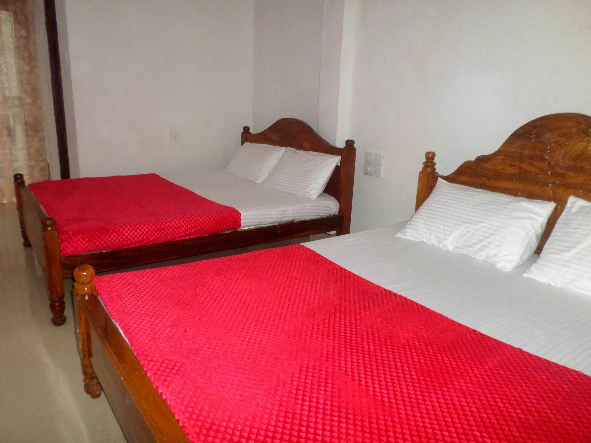 Lion Rest Hotel Anuradhapura Kültér fotó