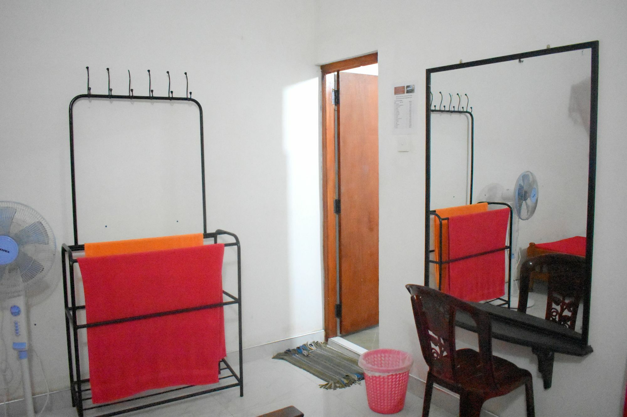 Lion Rest Hotel Anuradhapura Kültér fotó